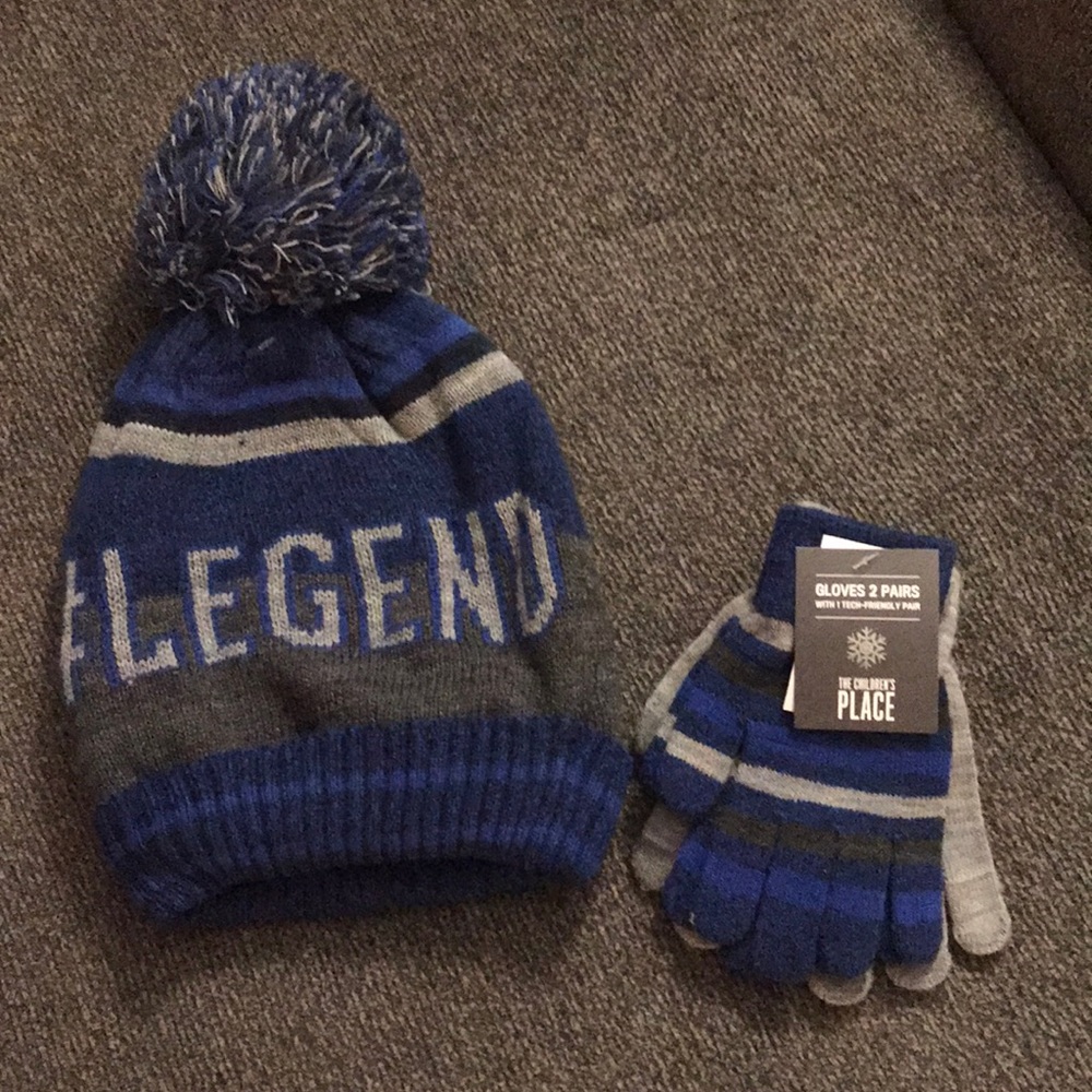 NWT Boys Beanie Hat / Two Piece Gloves
